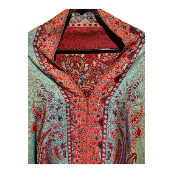 Women’s Bohemian Paisley Pullover Shawl with Fringe Size Medium - Picture 3 of 6